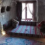 Bed & Breakfast Emily Cave House 4*