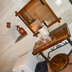 Bed and Breakfast Emily Cave House 4*