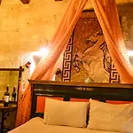 Bed & Breakfast Emily Cave House 4*