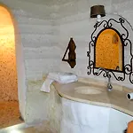 Emily Cave House 4*