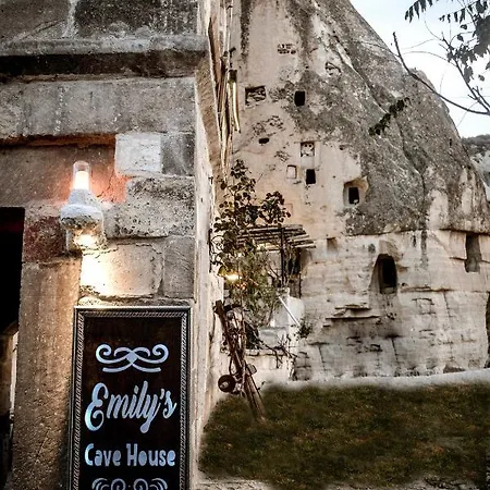 Bed and Breakfast Emily Cave House Γκόρεμε