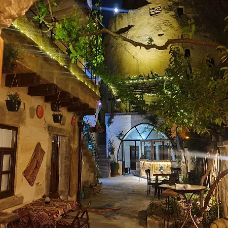 Alojamento de Acomodação e Pequeno-almoço Emily Cave House Göreme