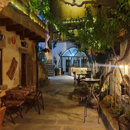 Emily Cave House 4* Γκόρεμε