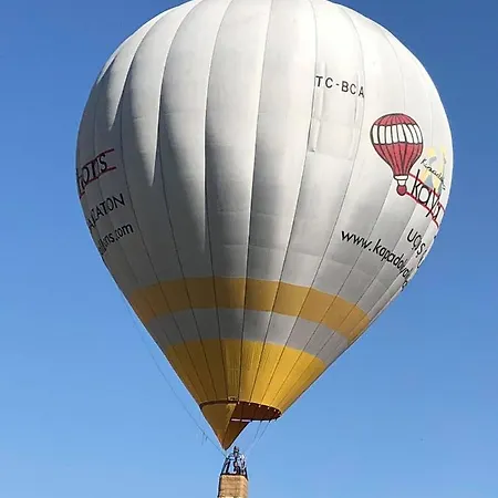 Emily Cave House Гореме