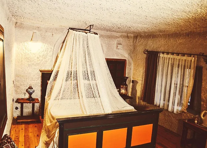 Bed & Breakfast Emily Cave House 4*