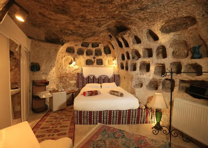 Emily Cave House Bed & Breakfast